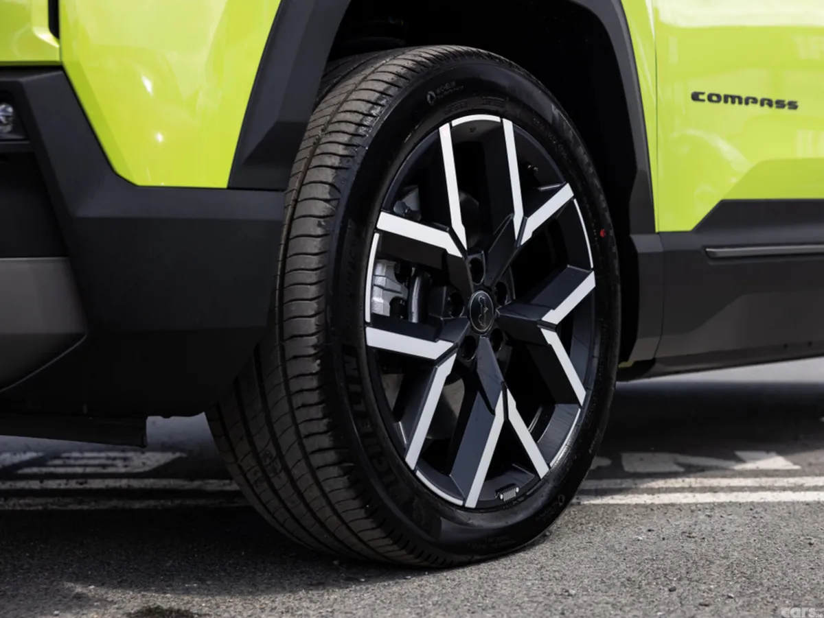 Jeep Compass SUV, Electric, 2026, Green