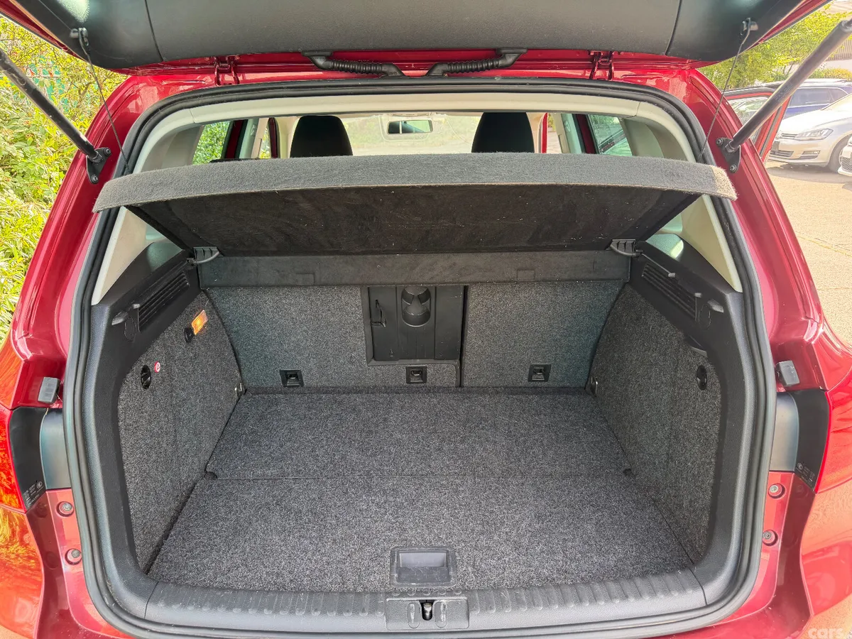 Volkswagen Tiguan SUV, Diesel, 2014, Red