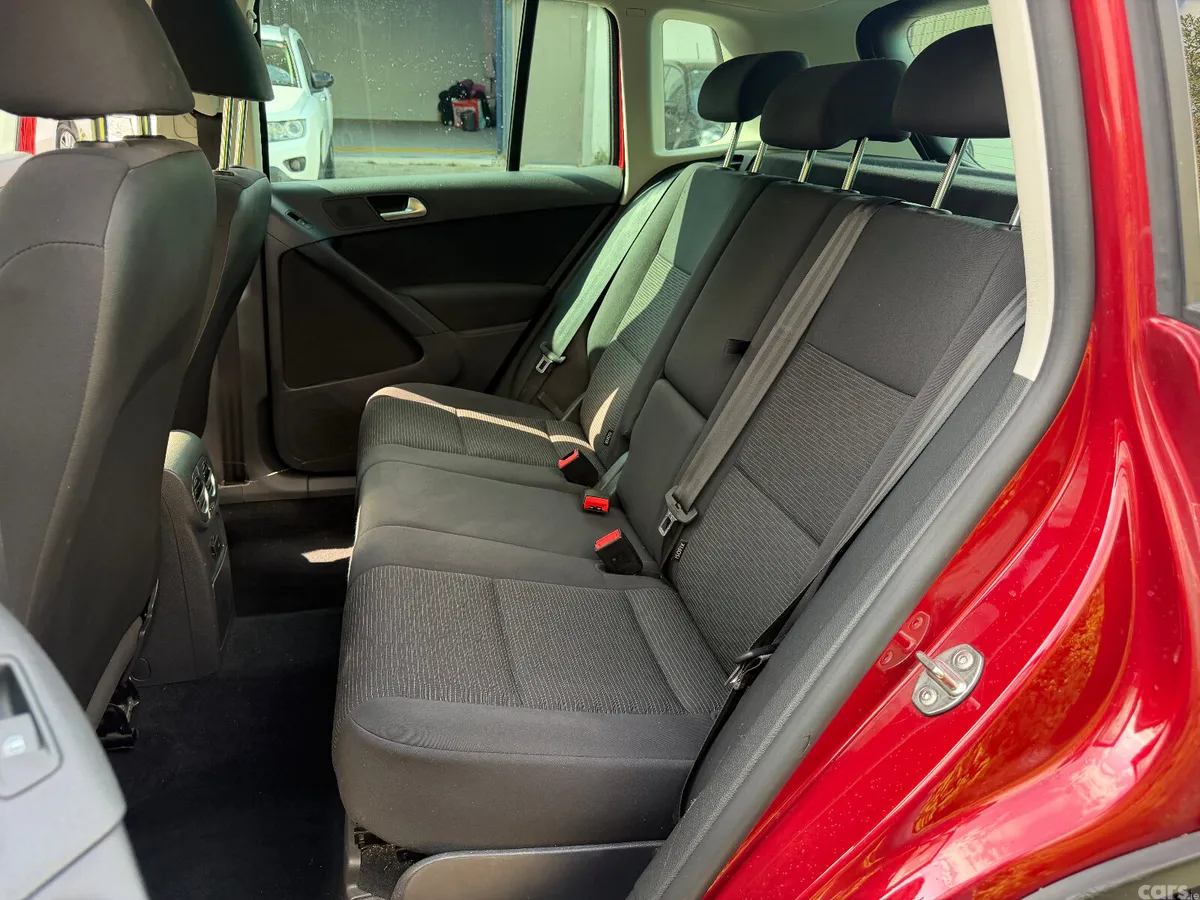 Volkswagen Tiguan SUV, Diesel, 2014, Red