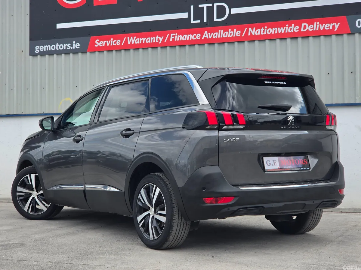 Peugeot 5008 MPV, Diesel, 2018, Grey