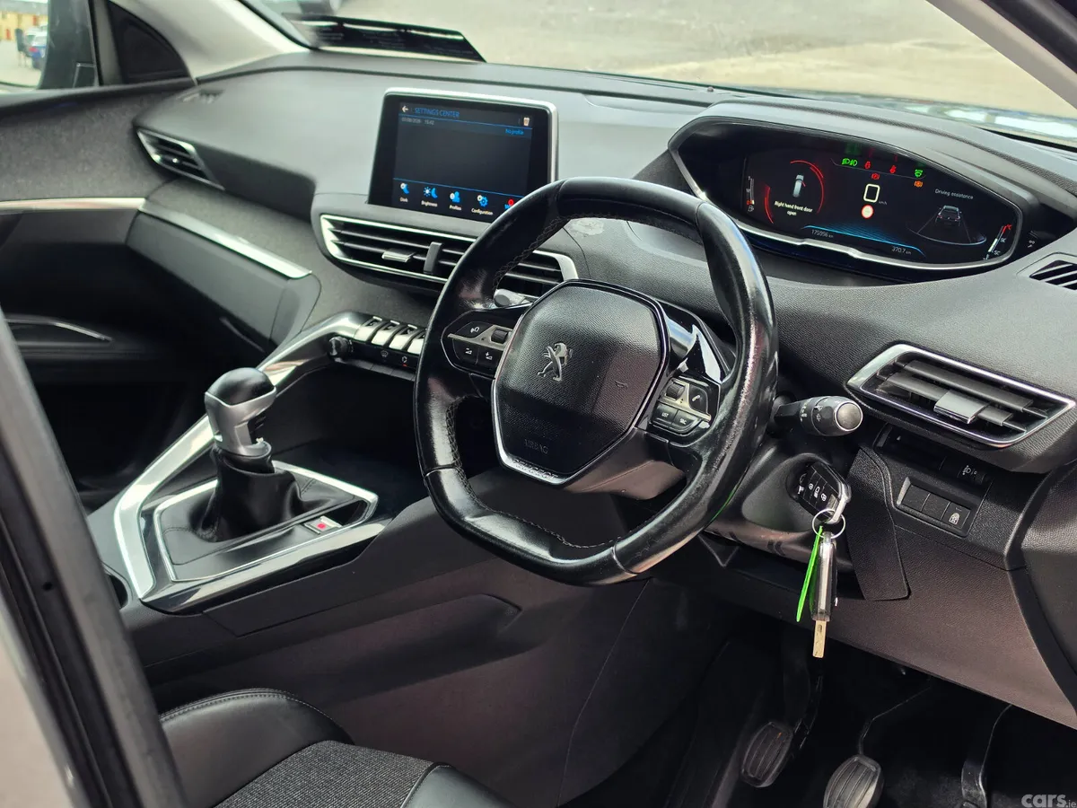 Peugeot 5008 MPV, Diesel, 2018, Grey