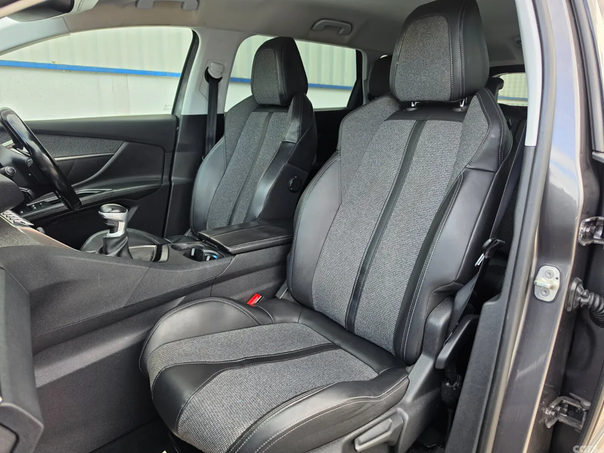 Peugeot 5008 MPV, Diesel, 2018, Grey