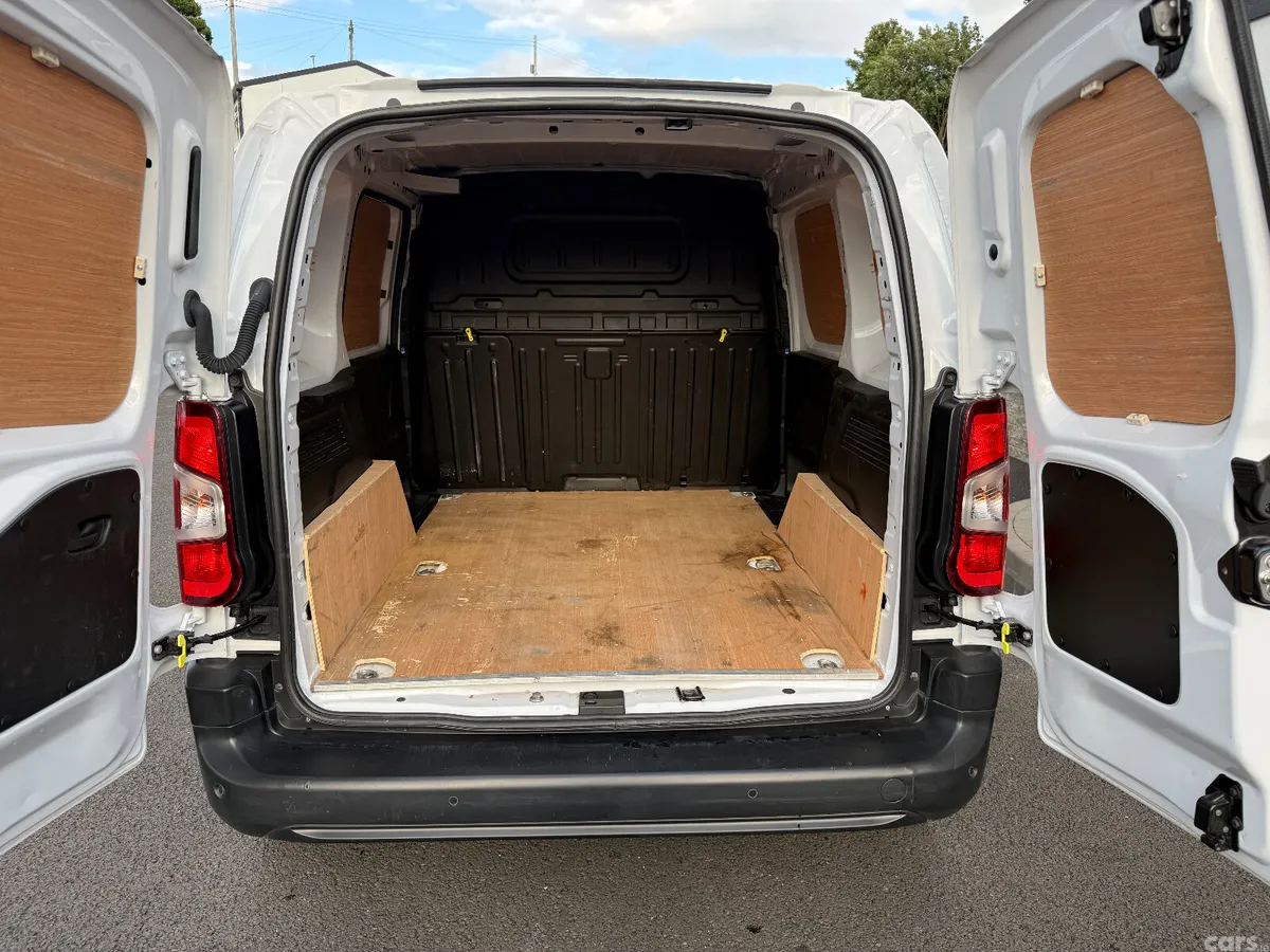 Citroen Berlingo MPV, Diesel, 2023, White