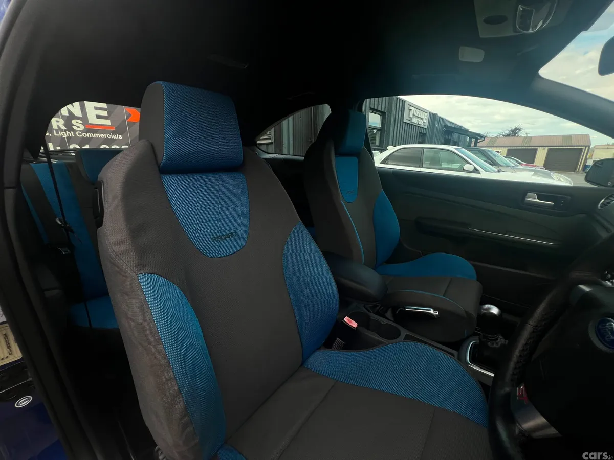 Ford Focus Hatchback, Petrol, 2006, Blue