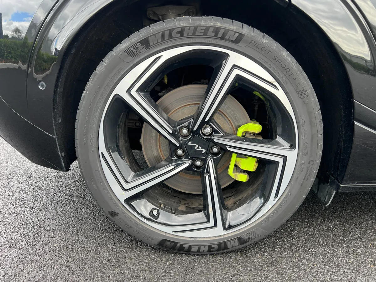Kia EV6 Hatchback, Electric, 2023, Black