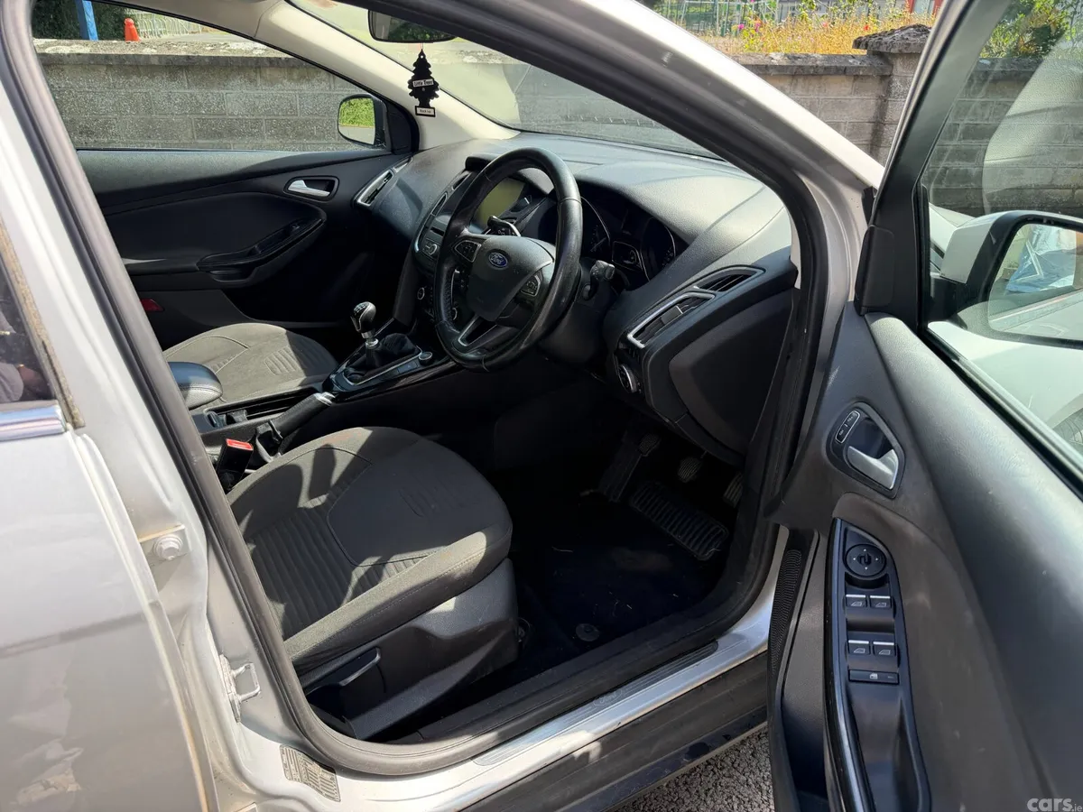 Ford Focus Saloon, Diesel, 2015, Silver