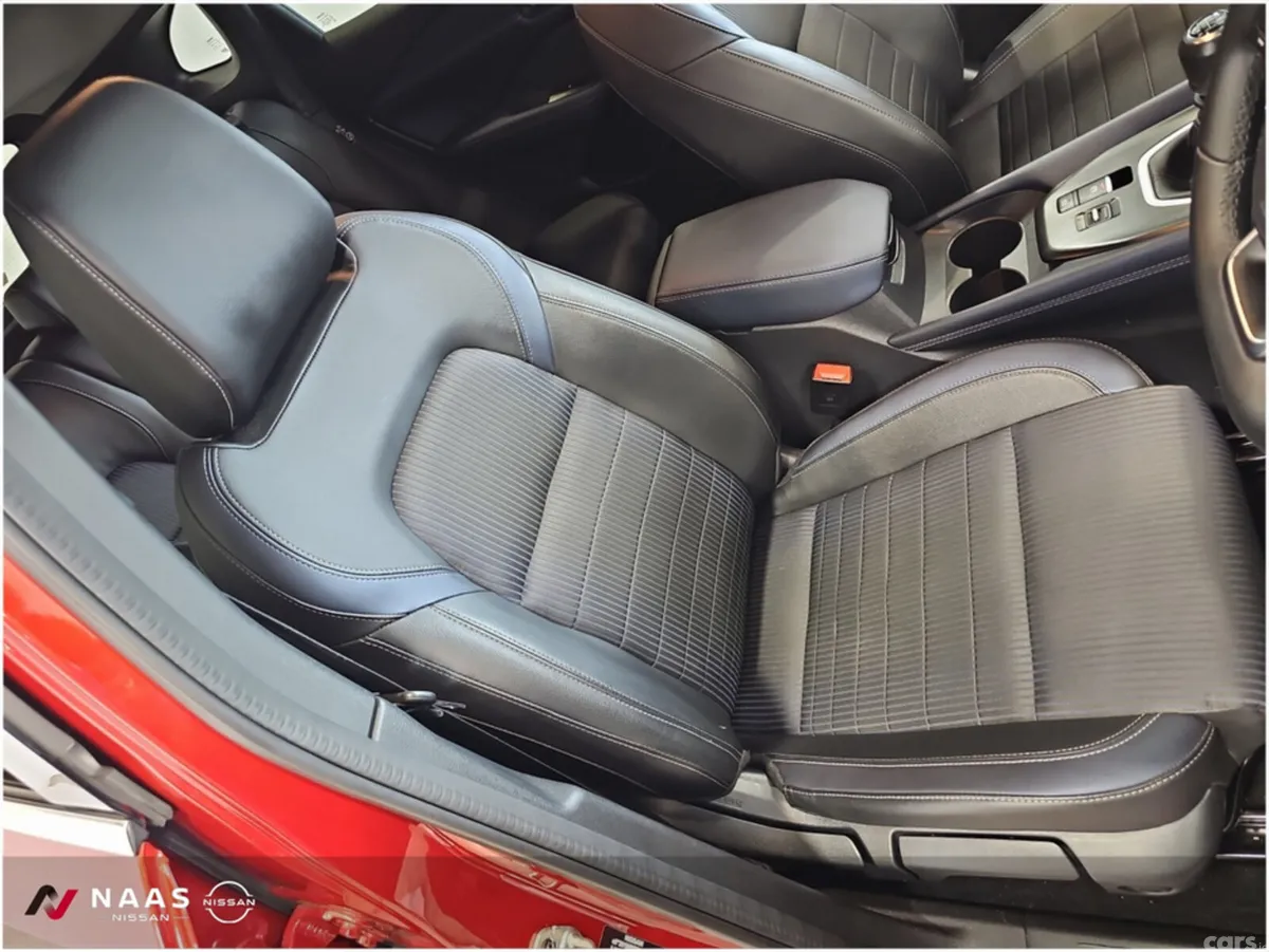 Nissan Qashqai MPV, Petrol, 2024, Red