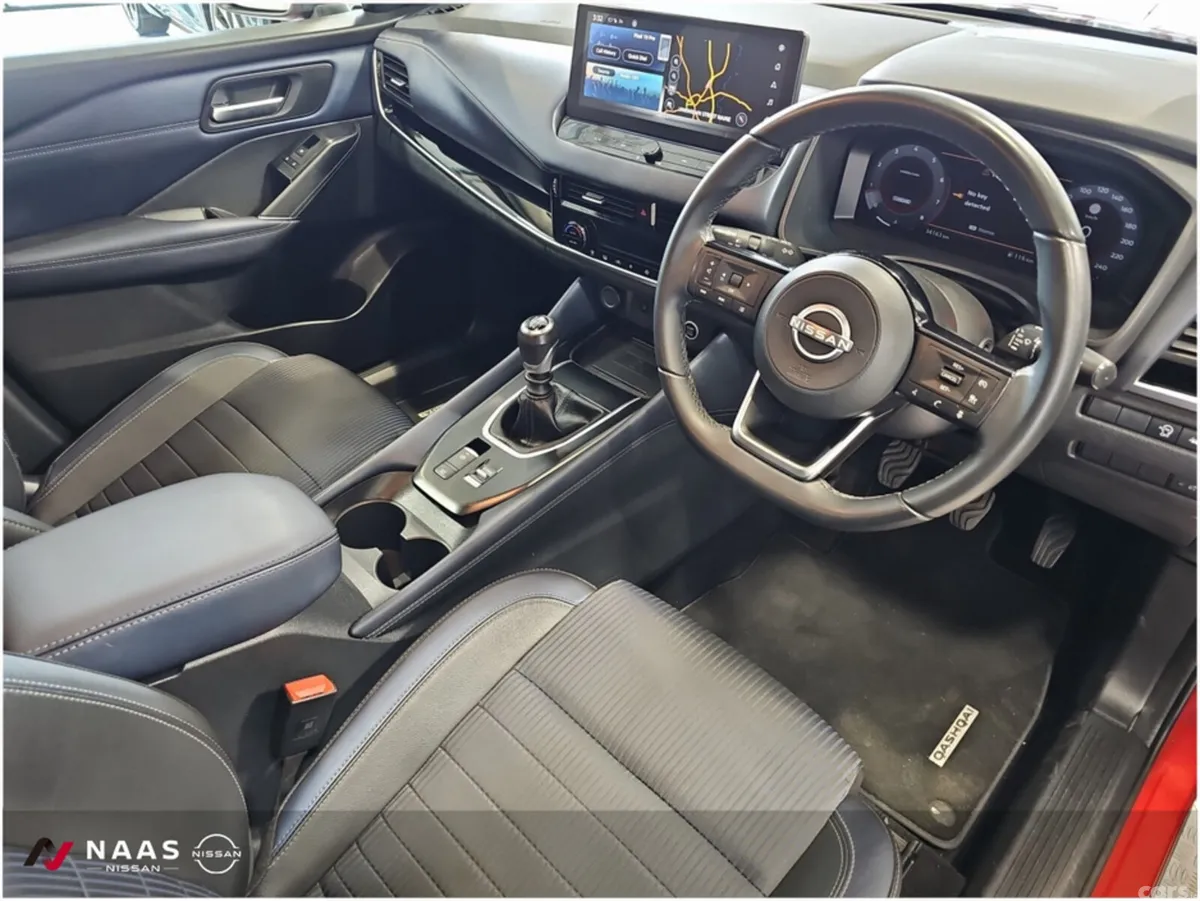 Nissan Qashqai MPV, Petrol, 2024, Red