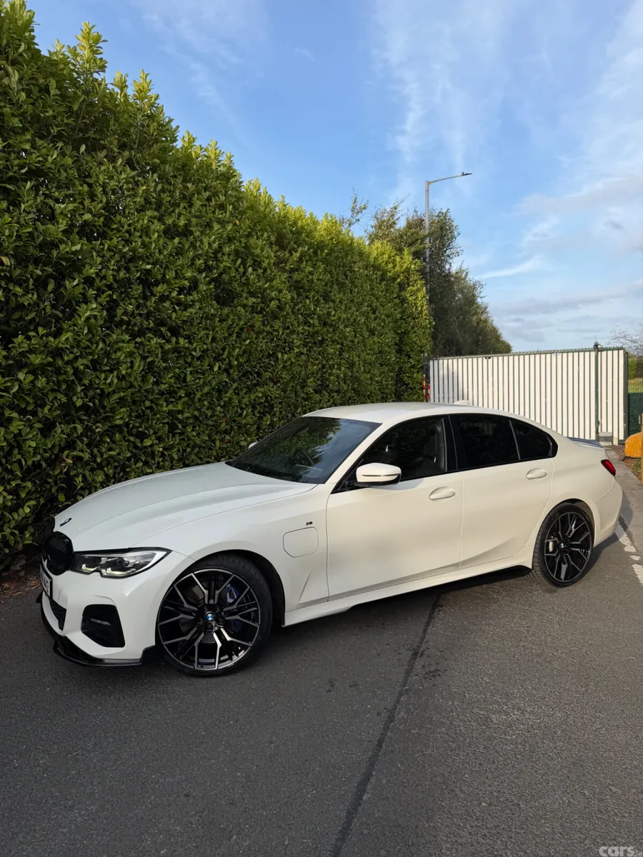 BMW 3-Series Saloon, Petrol Plug-in Hybrid, 2021, White
