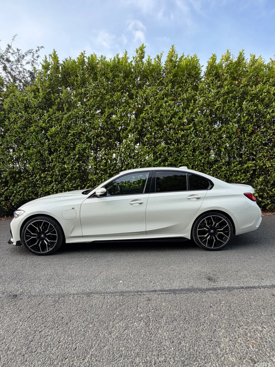 BMW 3-Series Saloon, Petrol Plug-in Hybrid, 2021, White