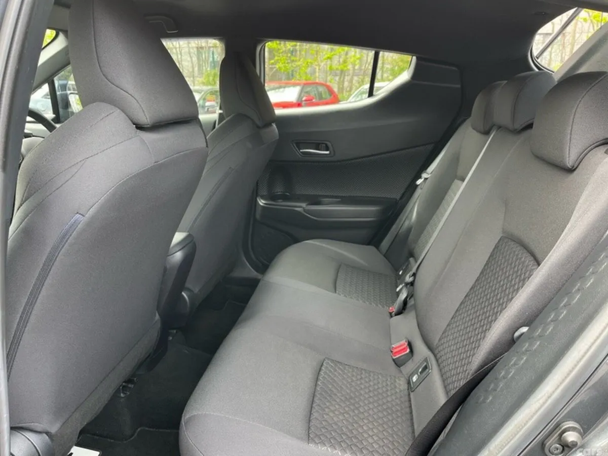 Toyota C-HR SUV, Petrol Hybrid, 2023, Grey