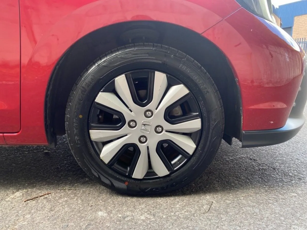 Honda Jazz Hatchback, Petrol Hybrid, 2023, Red