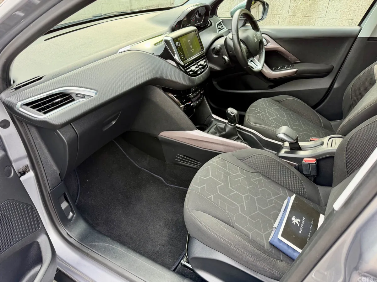 Peugeot 2008 SUV, Petrol, 2016, Grey