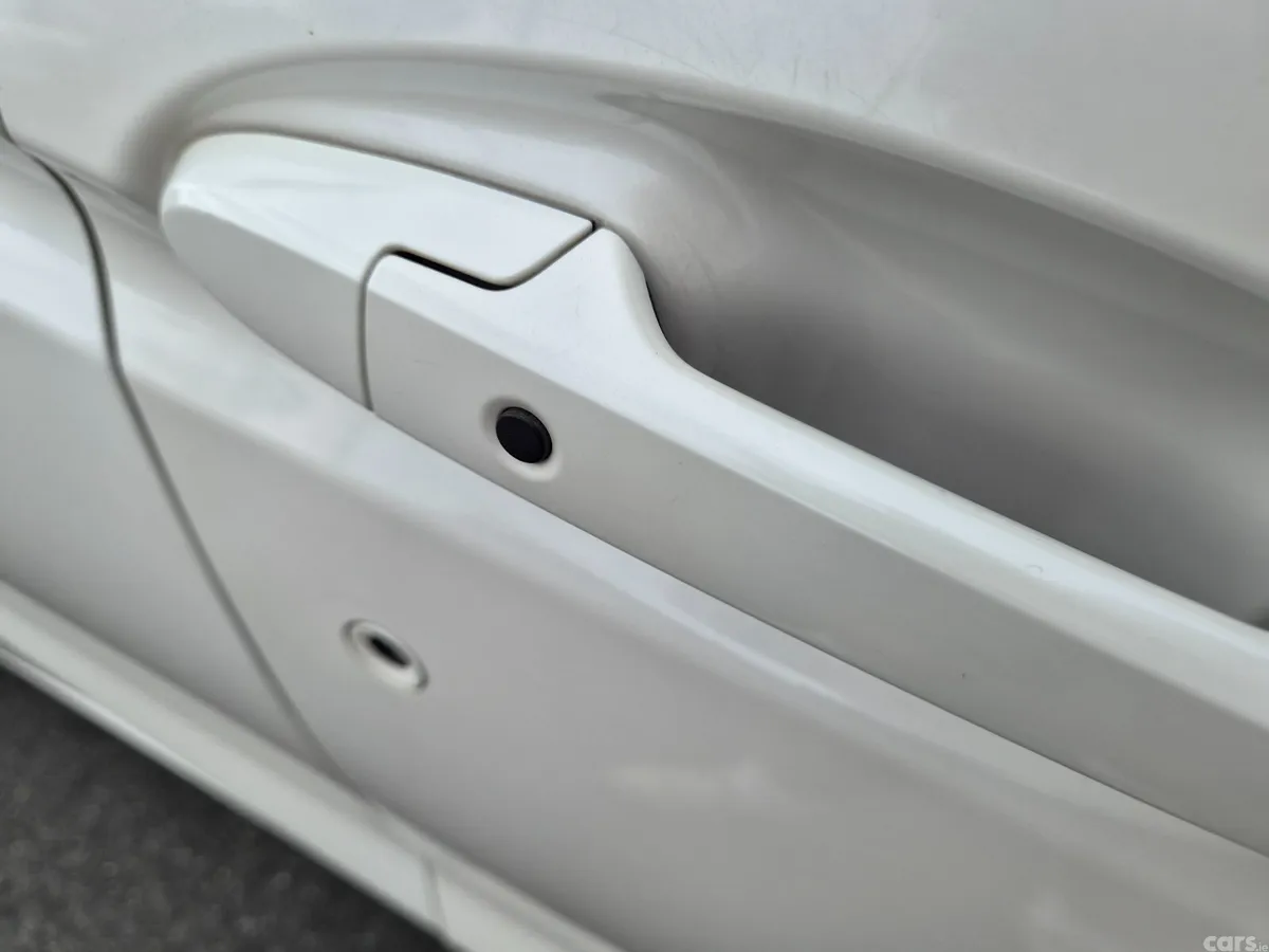 Honda Fit Hatchback, Petrol, 2017, White