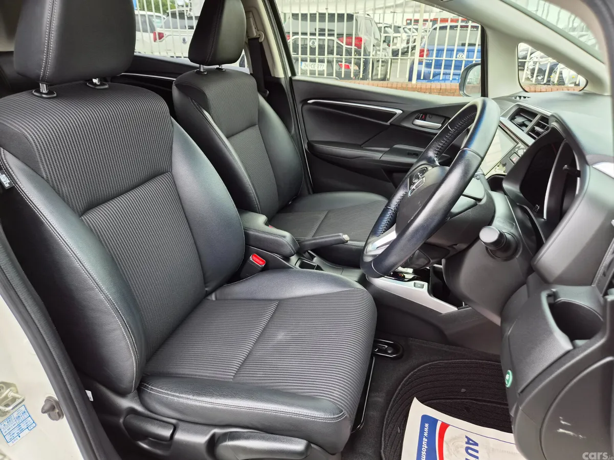 Honda Fit Hatchback, Petrol, 2017, White