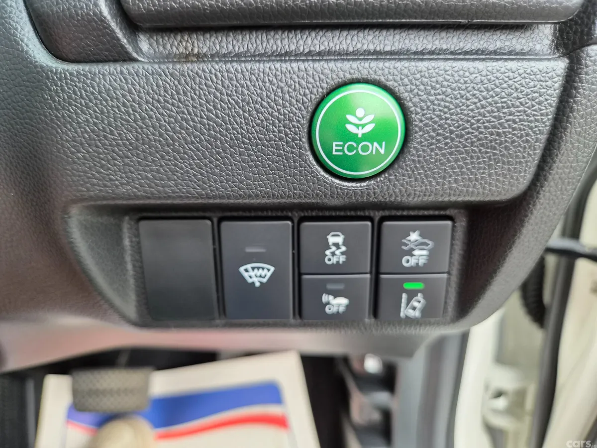 Honda Fit Hatchback, Petrol, 2017, White