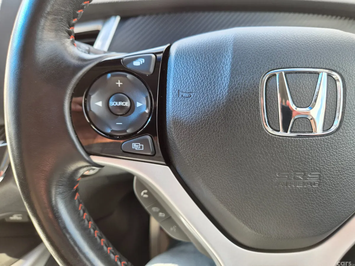 Honda Jade Hatchback, Petrol Hybrid, 2018, White