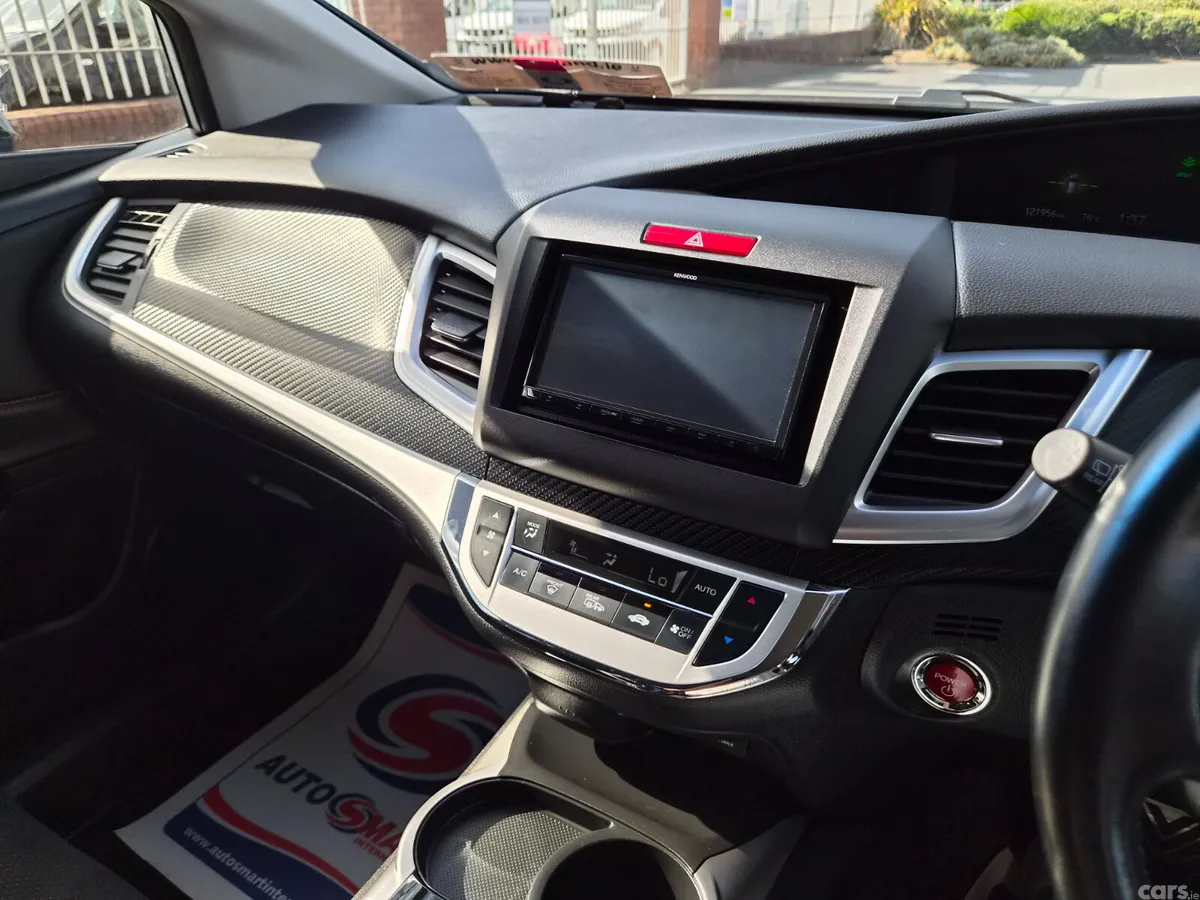 Honda Jade Hatchback, Petrol Hybrid, 2018, White