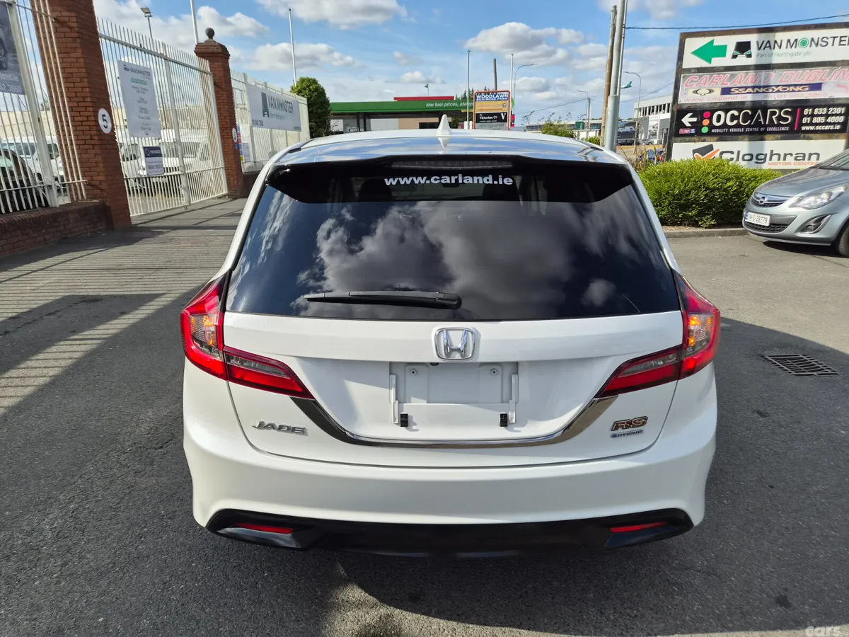 Honda Jade Hatchback, Petrol Hybrid, 2018, White