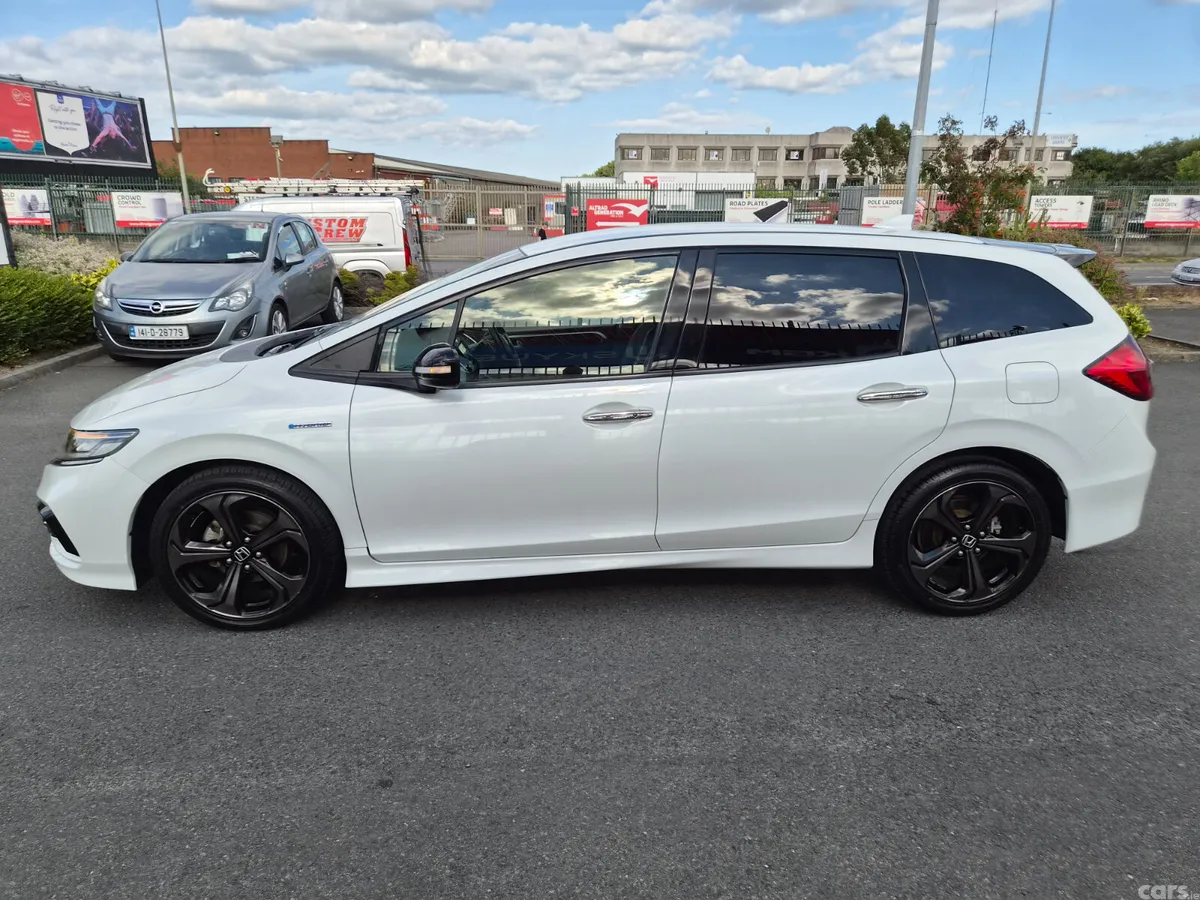 Honda Jade Hatchback, Petrol Hybrid, 2018, White