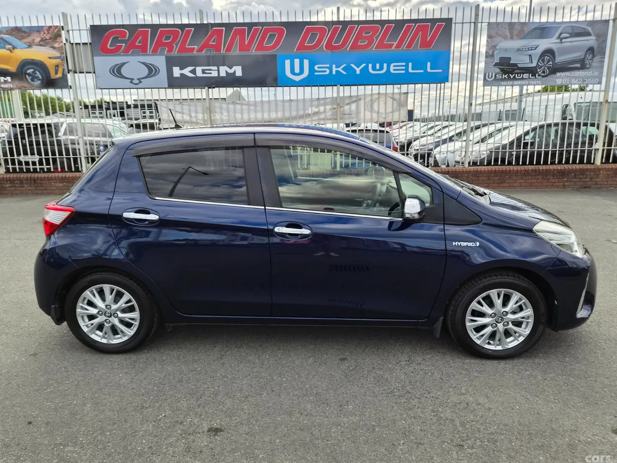 Toyota Vitz Hatchback, Petrol Hybrid, 2017, Blue