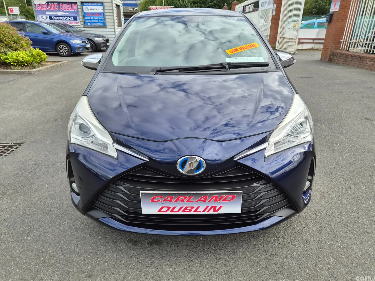 Toyota Vitz Hatchback, Petrol Hybrid, 2017, Blue