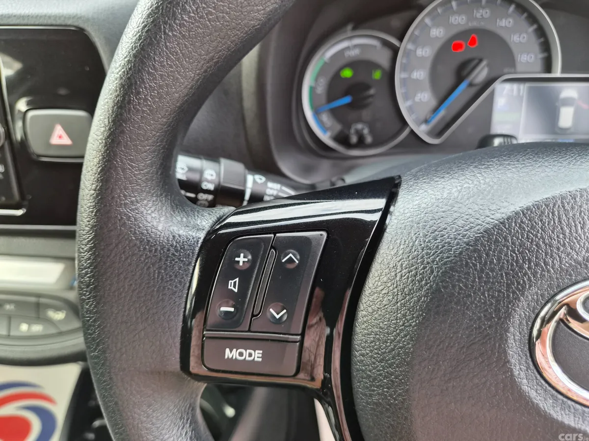Toyota Vitz Hatchback, Petrol Hybrid, 2017, Blue