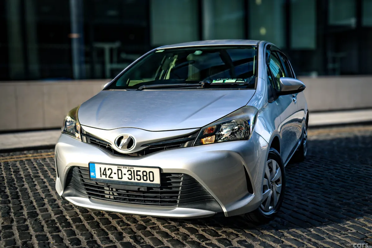 Toyota Vitz Hatchback, Petrol, 2014, Silver