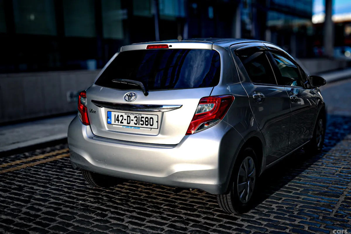 Toyota Vitz Hatchback, Petrol, 2014, Silver