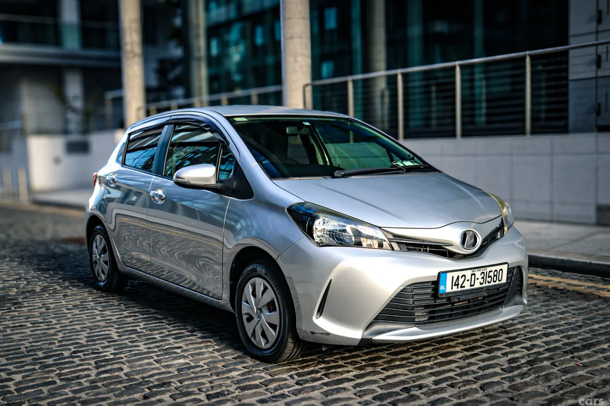 Toyota Vitz Hatchback, Petrol, 2014, Silver