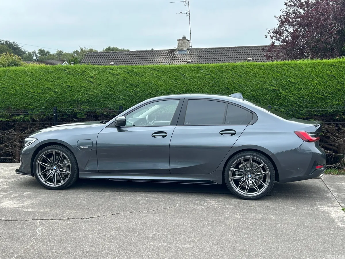 BMW 3-Series Saloon, Petrol Hybrid, 2022, Grey