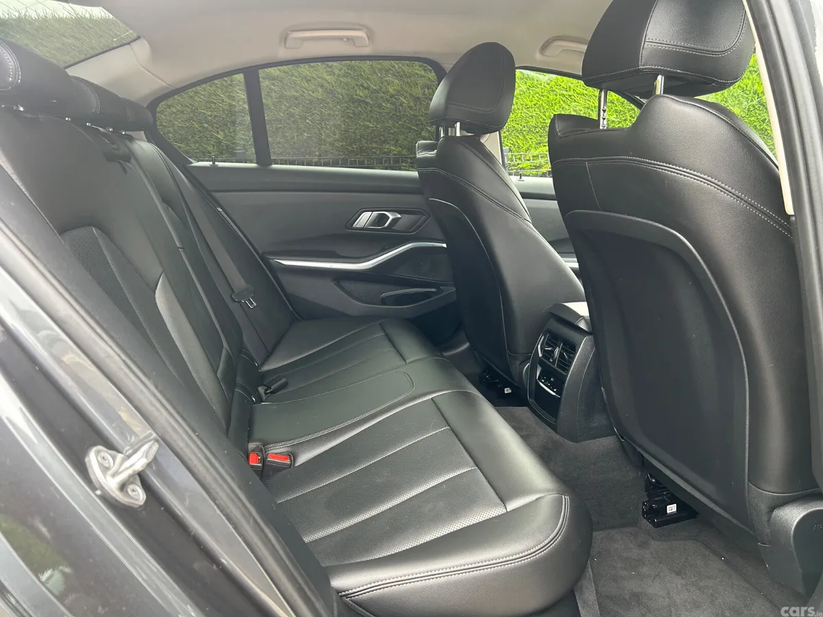 BMW 3-Series Saloon, Petrol Hybrid, 2022, Grey