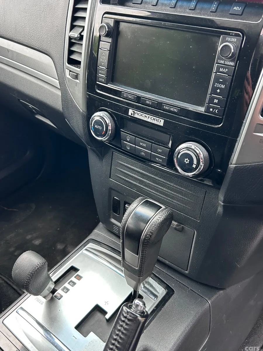 Mitsubishi Pajero SUV, Diesel, 2017, Silver