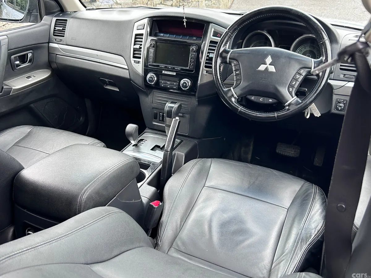 Mitsubishi Pajero SUV, Diesel, 2017, Silver