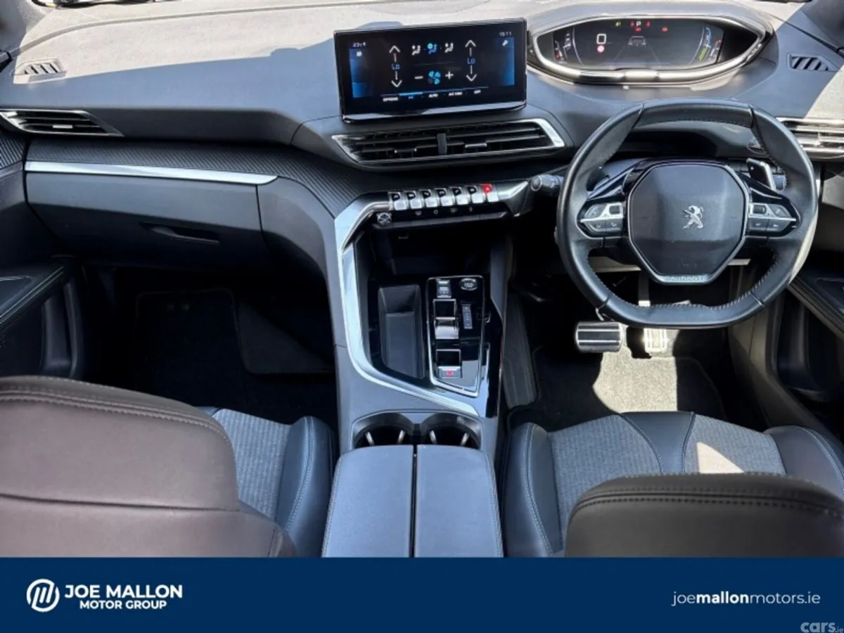 Peugeot 5008 MPV, Petrol Hybrid, 2024, White