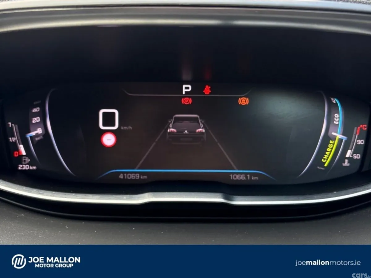 Peugeot 5008 MPV, Petrol Hybrid, 2024, White