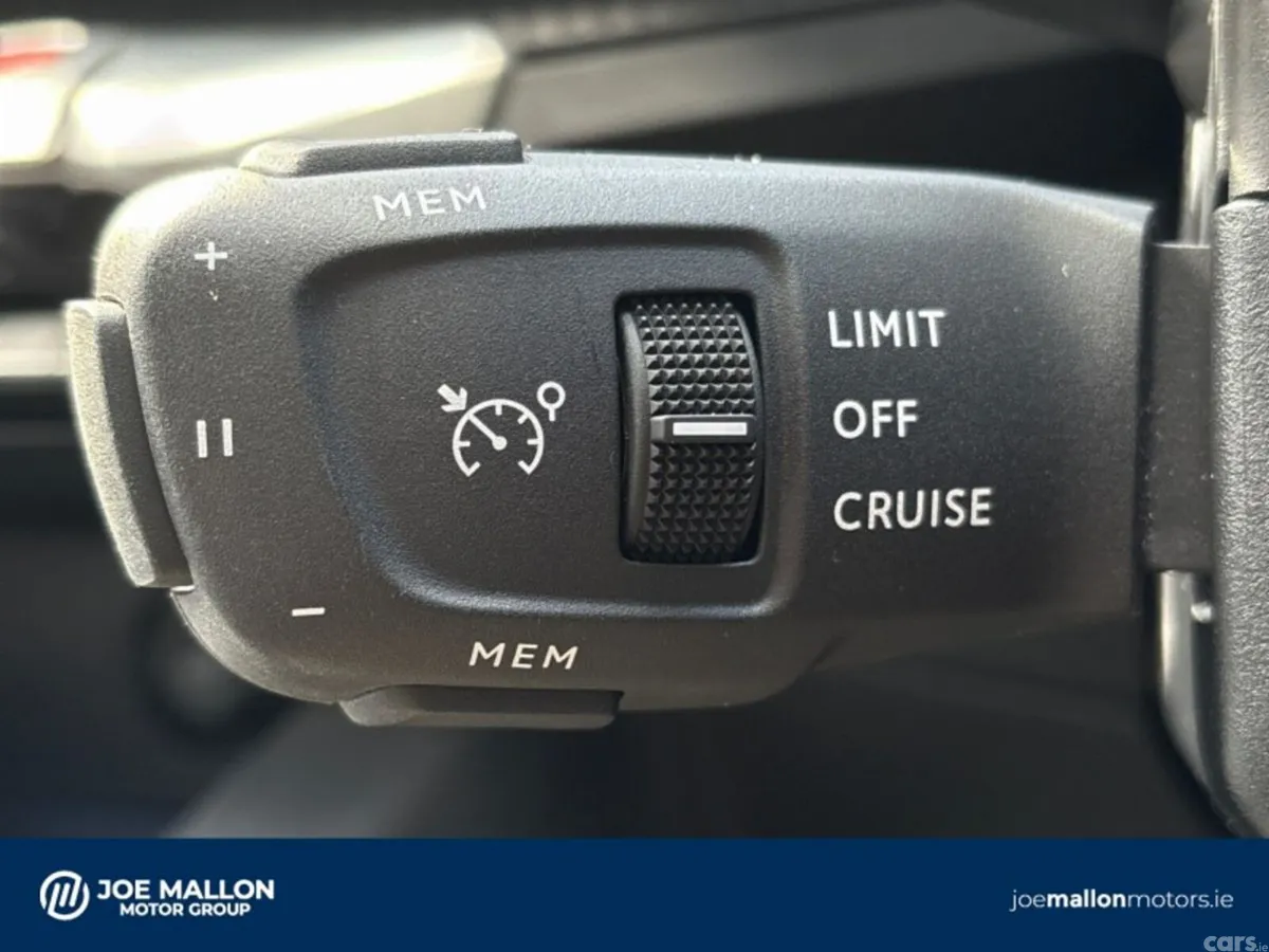 Peugeot 5008 MPV, Petrol Hybrid, 2024, White