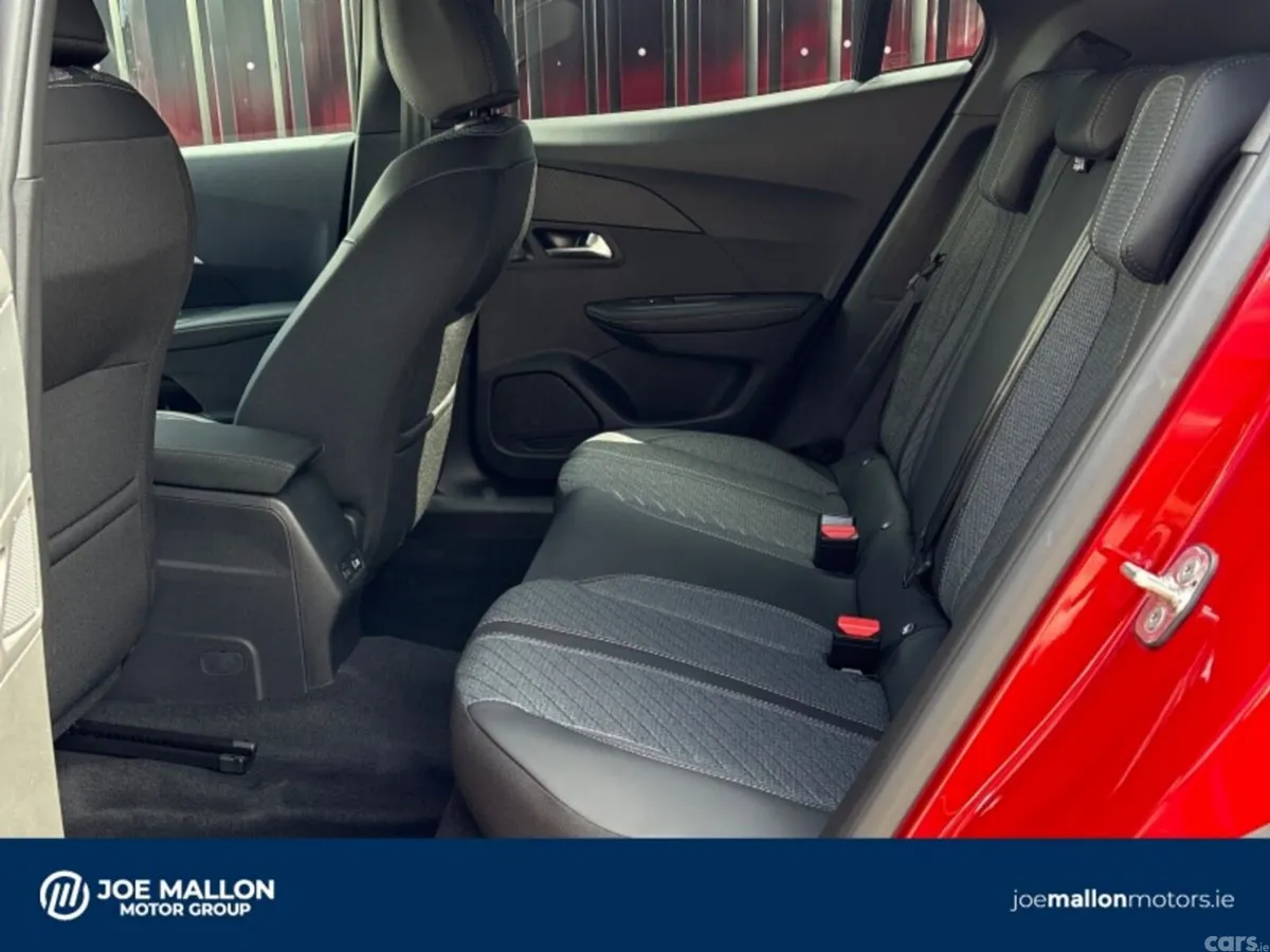 Peugeot 2008 MPV, Petrol, 2026, Red