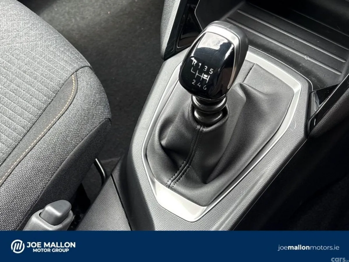 Peugeot 208 Hatchback, Petrol, 2027, White