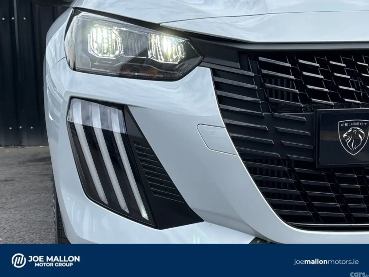 Peugeot 208 Hatchback, Petrol, 2027, White
