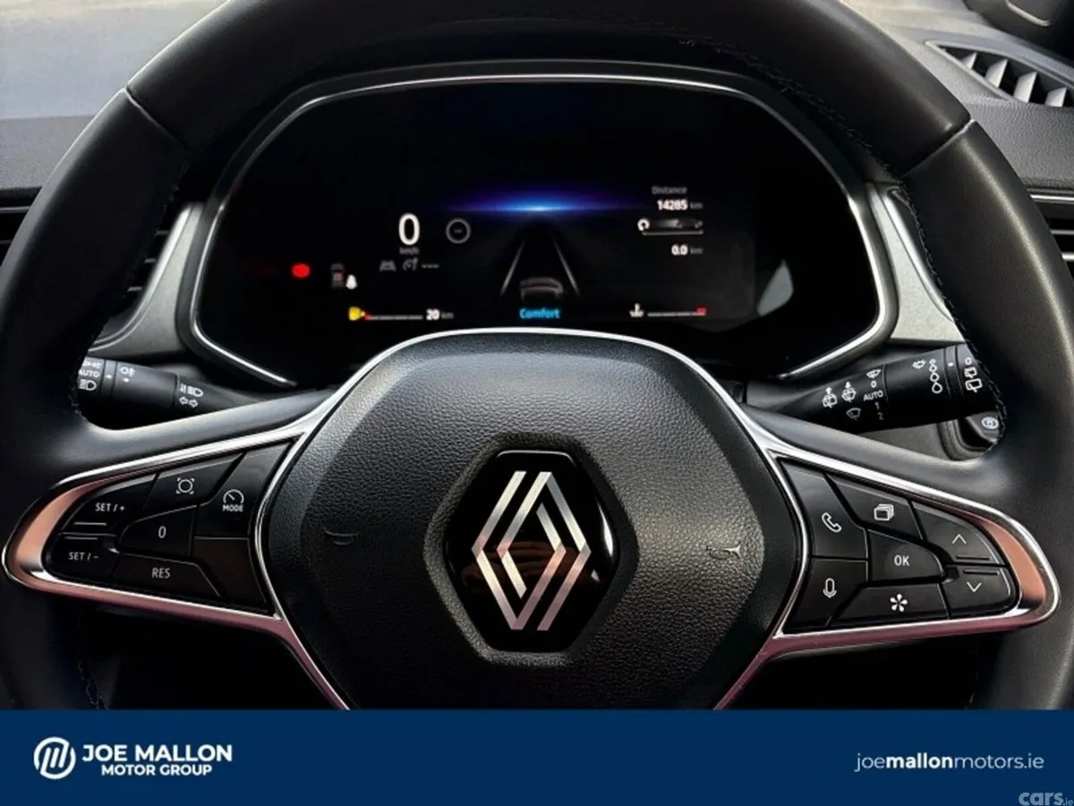 Renault Captur Hatchback, Petrol, 2025, Red