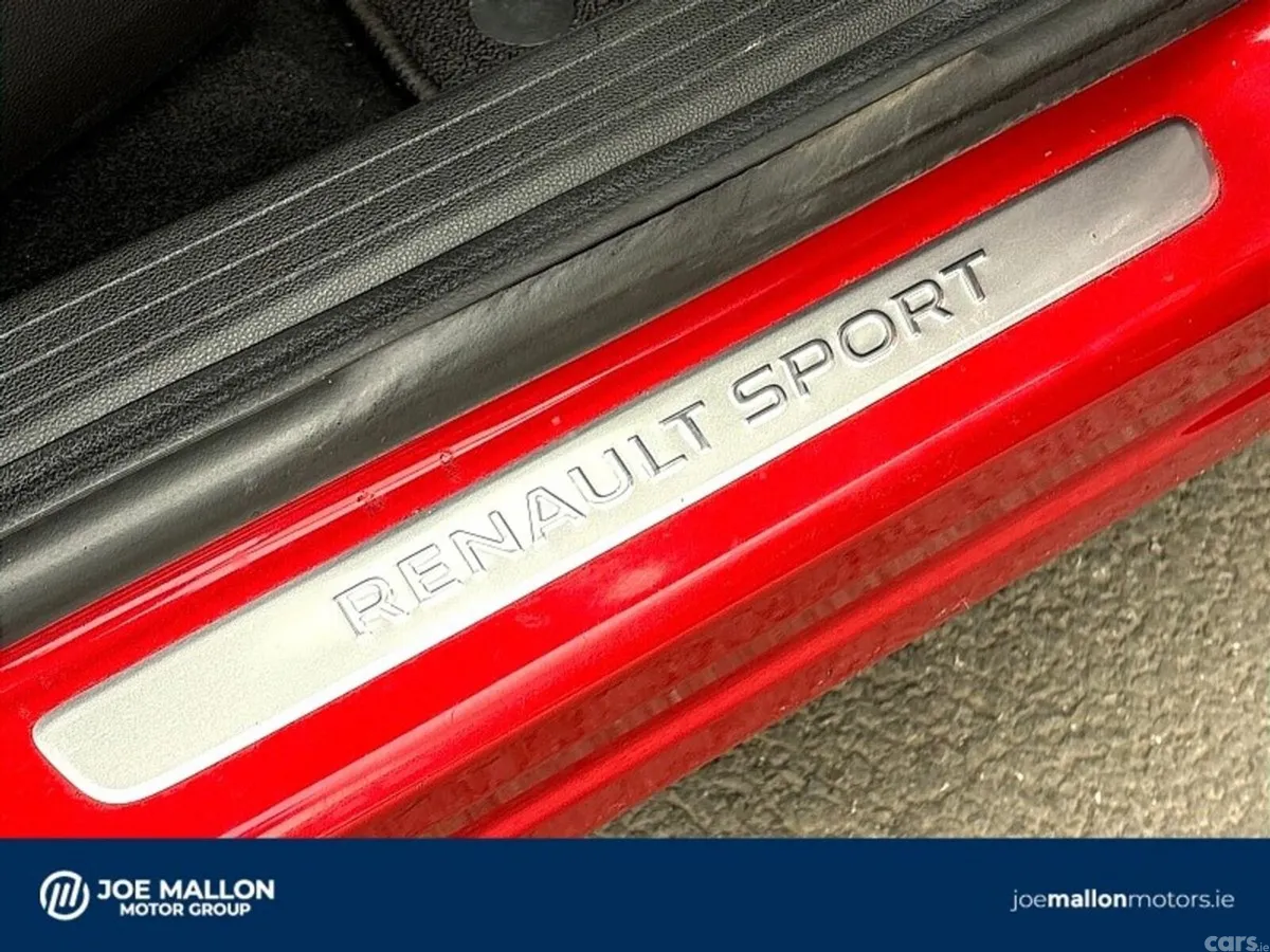 Renault Captur Hatchback, Petrol, 2023, Red