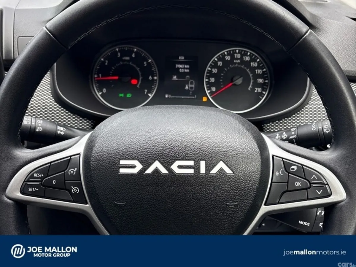Dacia Jogger MPV, Petrol, 2023, Grey