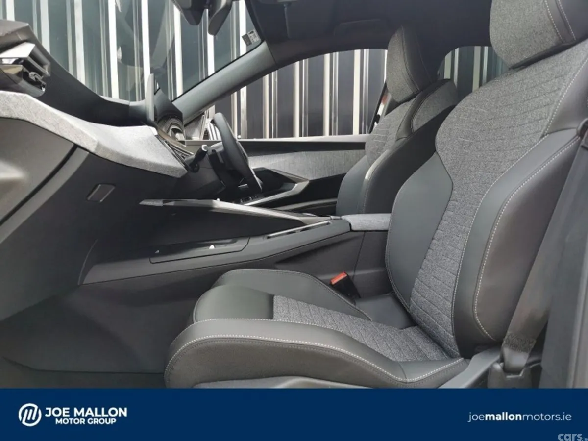 Peugeot 3008 SUV, Petrol Hybrid, 2027, Black