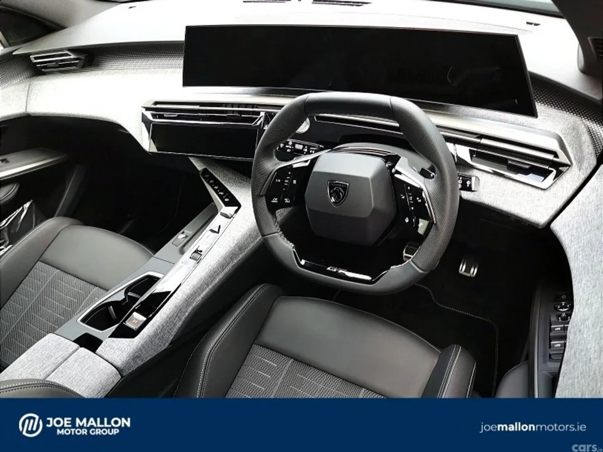 Peugeot 5008 SUV, Electric, 2027, White