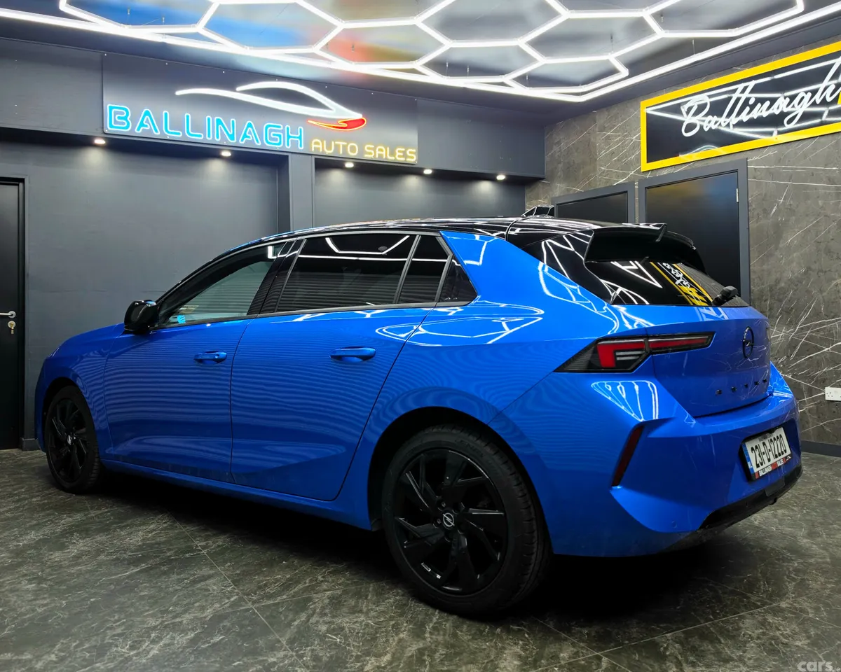 Opel Astra Hatchback, Petrol, 2023, Blue