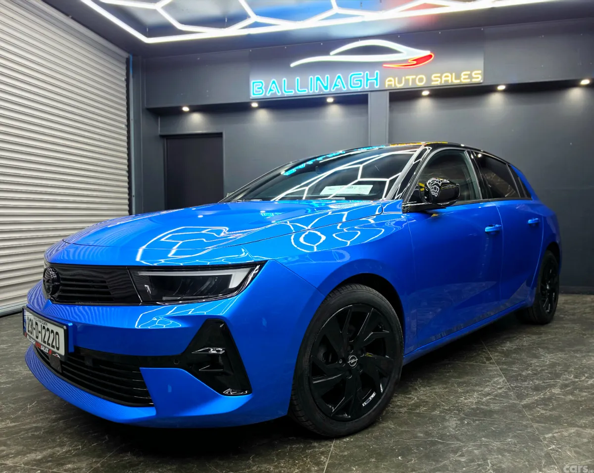 Opel Astra Hatchback, Petrol, 2023, Blue