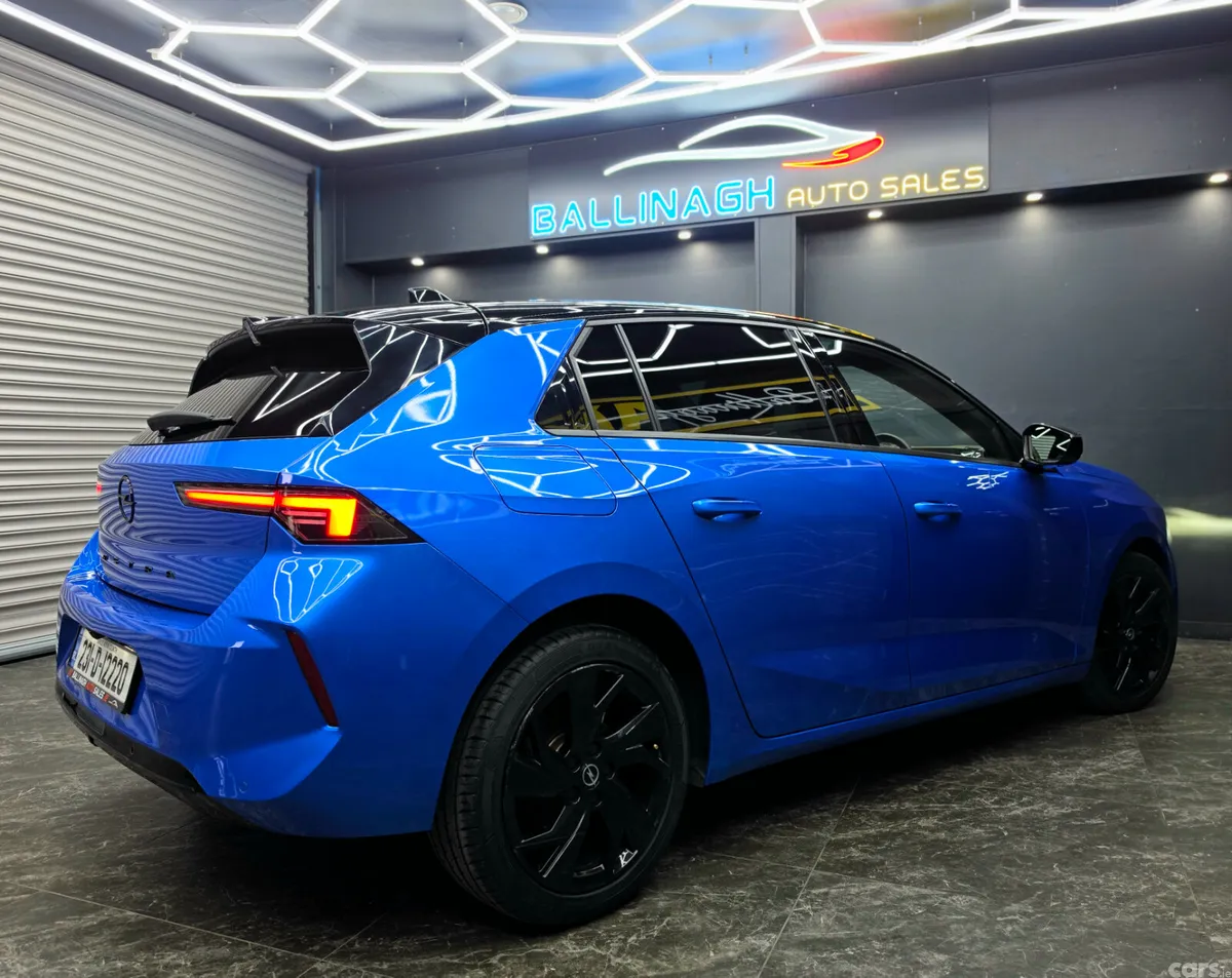 Opel Astra Hatchback, Petrol, 2023, Blue