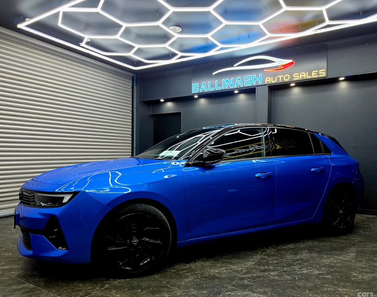 Opel Astra Hatchback, Petrol, 2023, Blue
