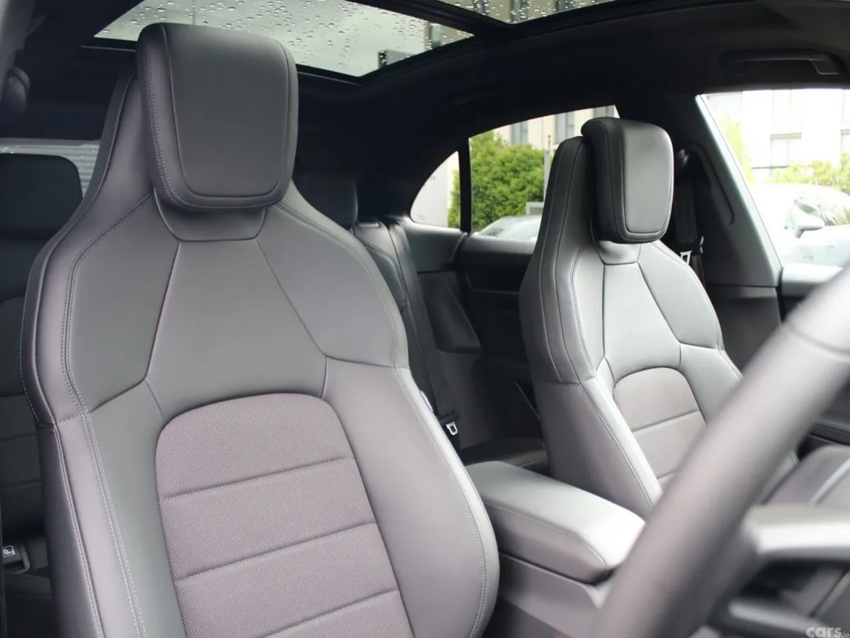 Porsche Macan SUV, Electric, 2026, Blue
